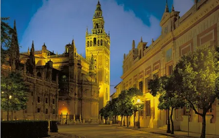 Seville Private Walking Tour with Alcazar & Cathedral Tickets