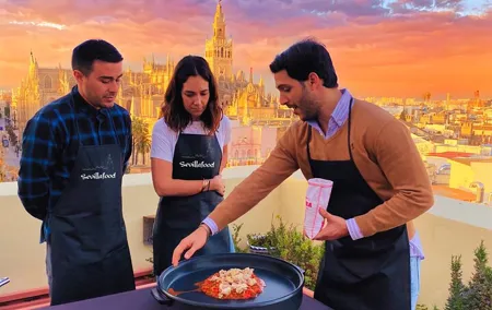Sevilla: Paella Cooking Class & 30-minute expert Q&A