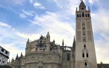 Private tour and tickets of Alcazar & Cathedral of Seville