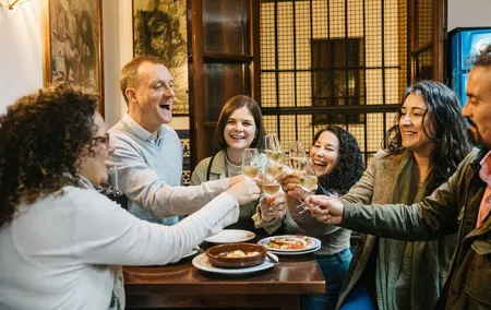 Seville's Triana Neighborhood Tapas & Wine Tour