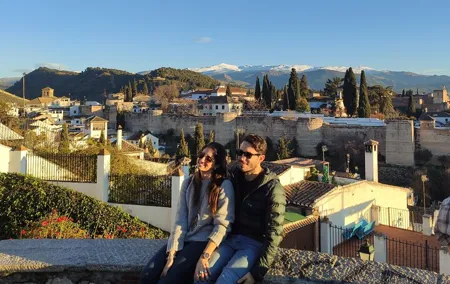 Alhambra Private Tour & Nazaries Palaces from Seville with Pickup