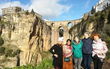 Transfer from Seville to Granada with a stop to explore Ronda