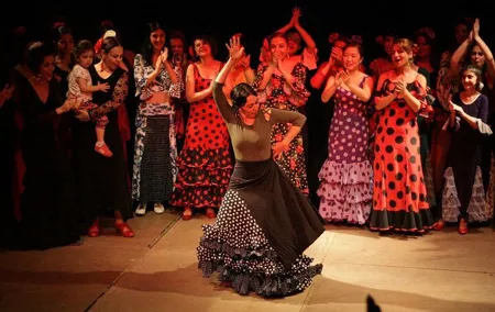 Seville: Fun class to approach Flamenco