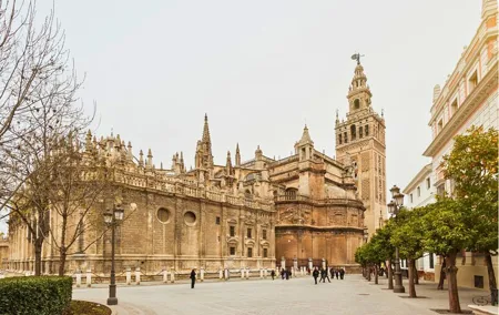 Seville Cathedral and La Giralda Entry Ticket with Audio Guide