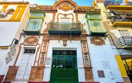 Ceramics classes in Seville – Learn lathe, majolica or mosaic