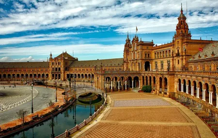 Private tour of Photography at best locations in Seville with a local