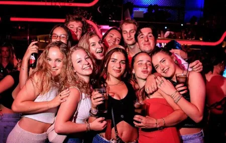Pub Crawl + Party Night (3 Bars +VIP Entrance to a top Club )