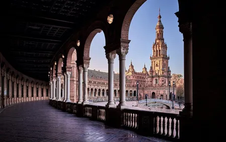 Seville Scavenger Hunt and Highlights Self-Guided Tour