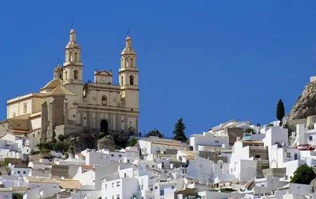 Ronda and White Villages Guided Day Tour from Seville