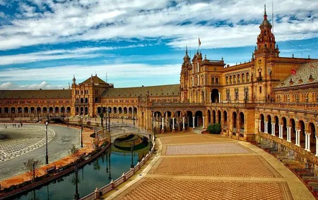 Private Half day Tour of Sevilla with Hotel pick up and drop off