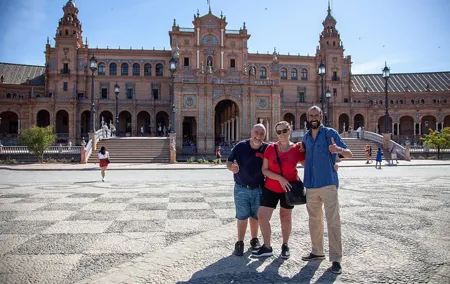 Walking tour through the monumental and historical area of Seville