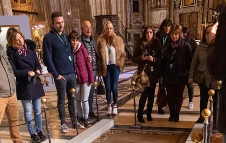 Seville Cathedral and the Giralda skip the line private tour
