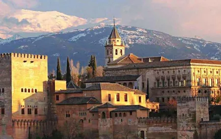 Granada Day Trip from Seville with Skip-the-line Alhambra Access