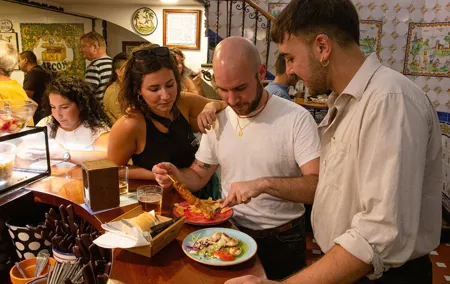 Tapas and Flamenco Tour in Triana