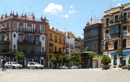 2-Hour Private Guided Walking Tour of Triana