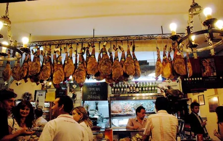3 Hours Private Guided Tapas Walking Tour in Seville