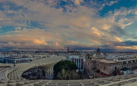 4 hours private Walking Tour of Seville with Tapas introduction