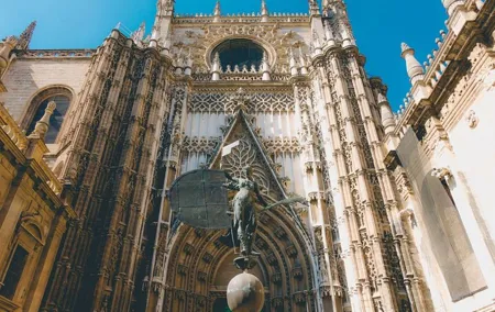 Alcazar, Cathedral and Giralda + Santa Cruz