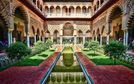 Alcazar Guided Day Tour in Seville