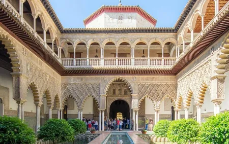 Seville Alcázar: Guided Premium Tour with Priority Entrance