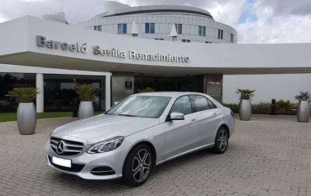 One-way transfer by sedan from Seville Airport to hotel in Seville Center