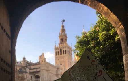 Urban Adventure Game in Seville with an app