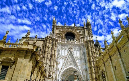 Guided Walking Tour in Seville