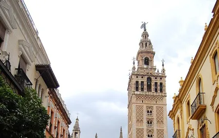 Full day in Seville/ E-Bike, Monuments and Flamenco Show