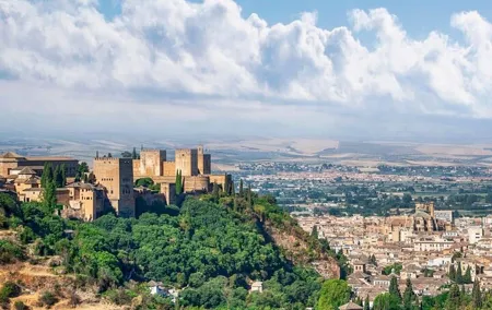 Alhambra Tour From Your Hotel in Seville