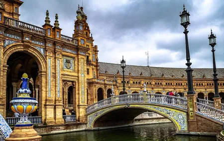 Touristic highlights of Seville on a Private half day tour with a local
