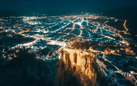 White Villages and Ronda Day Tour from Seville with Photoshoot