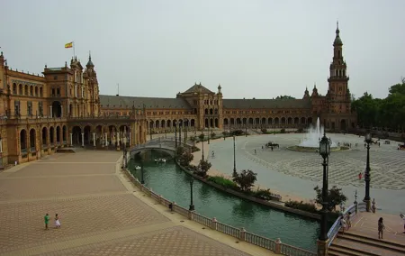 From Seville: Private Day Trip to Jerez & Cádiz