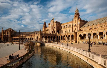 Sevilla, Córdoba and Andalusian Villages Discovery Guide