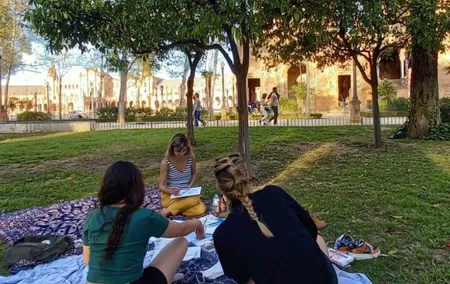 Watercolor workshop in French with aperitif in Seville