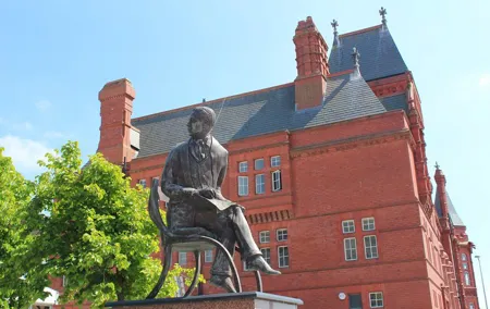 Private Day Tour of Cardiff, including Cardiff Castle, St Fagans, & Cardiff Bay