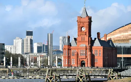 Cardiff Private Walking Tour with a Local Guide