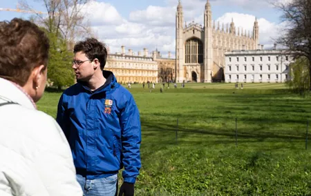 Shared | Alumni-led Walking & Punting Tour w/opt King's Chapel