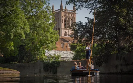 Punting Tour in Cambridge