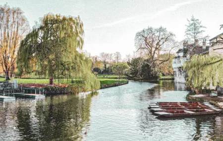 Cambridge Riverside Walk From Queen’s College to Trinity College