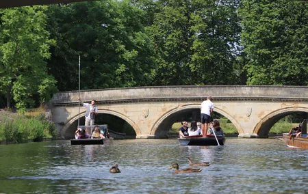 Shared Chauffeured Punt Tour