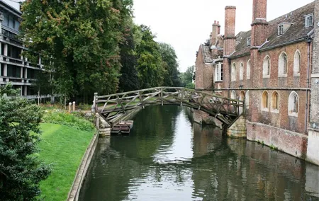 Cambridge Scavenger Hunt and Highlights Self-Guided Tour
