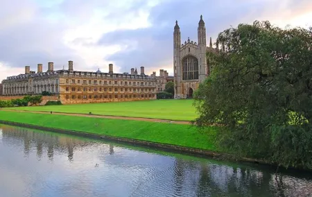 Welcome to Cambridge: Private Tour including King's College Chapel