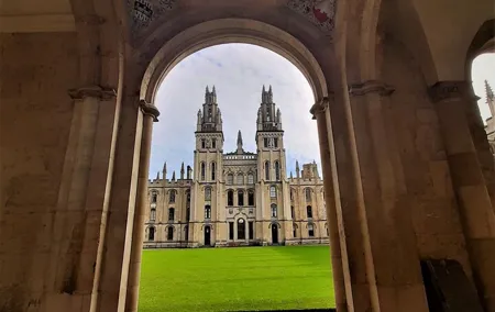 90 Minute Classic Walking Tour of Oxford