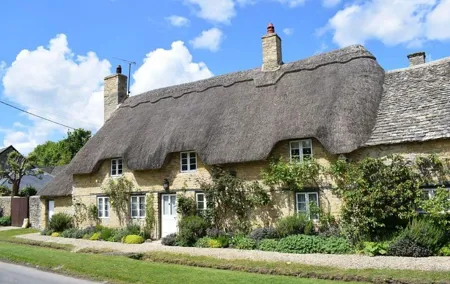 Cotswolds Villages Full-Day Small-Group Tour from Oxford
