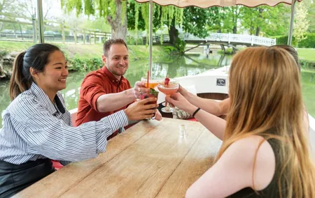 Evening Cocktail Cruise in Oxford