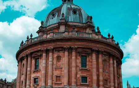 Oxford Walking Tour - Discover its University and Traditions