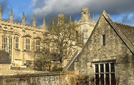 A Guide to the City of Dreaming Spires: A Self-Guided Audio Tour of Oxford