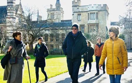Oxford: 90 minute Architectural & Historical Highlights Tour