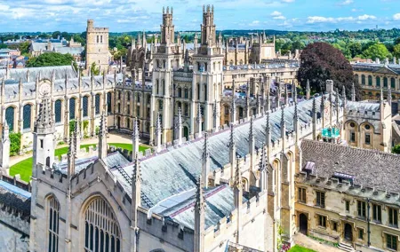 Explore Oxford in 60 minutes with a Local