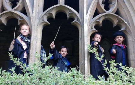 Harry Potter PUBLIC tour with entry inside New College included